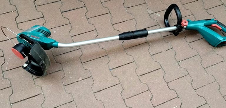 Makita DUR368AZ AkkuFreischneider +++ im Test